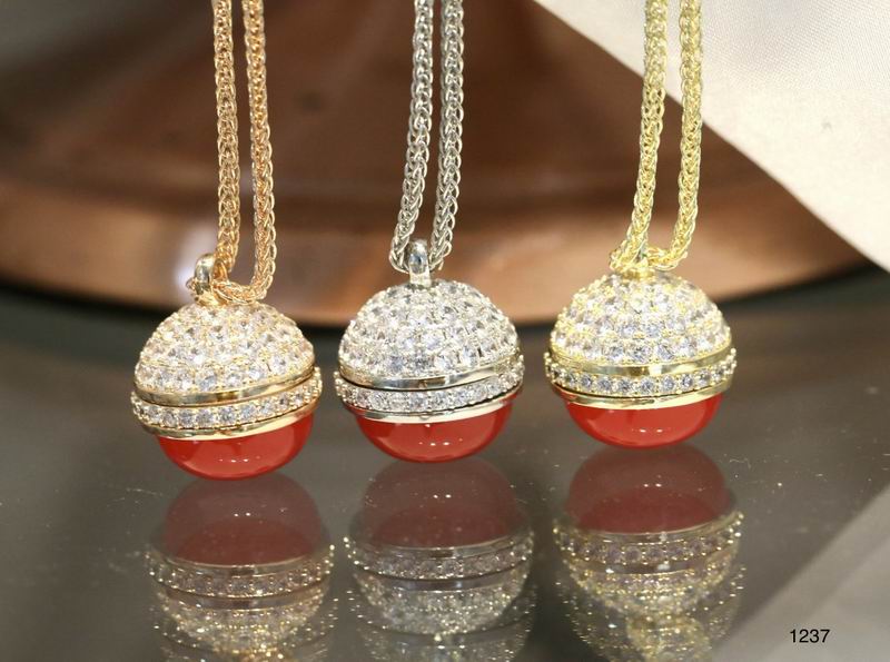 Piaget necklace 11lyx2 (5)